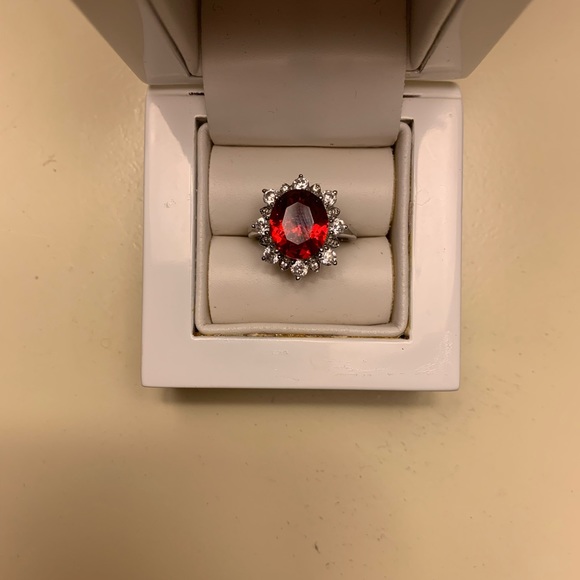 Simulated ruby ring - Picture 6 of 7